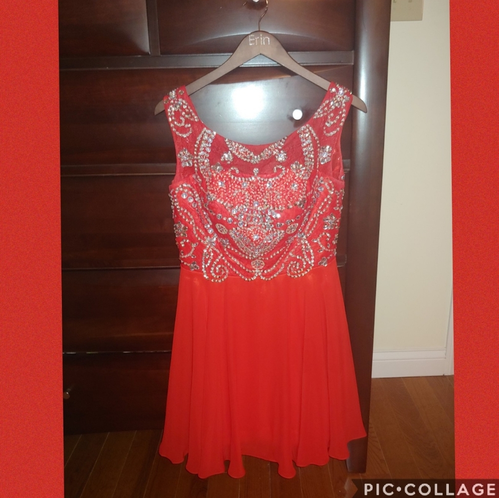 💃 Red Chiffon Short Prom Dress